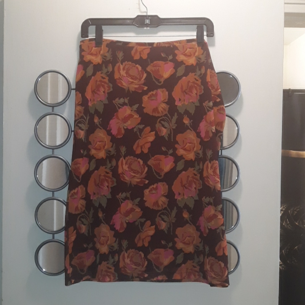 🌺WINE COLORED FLOWERED Skirt